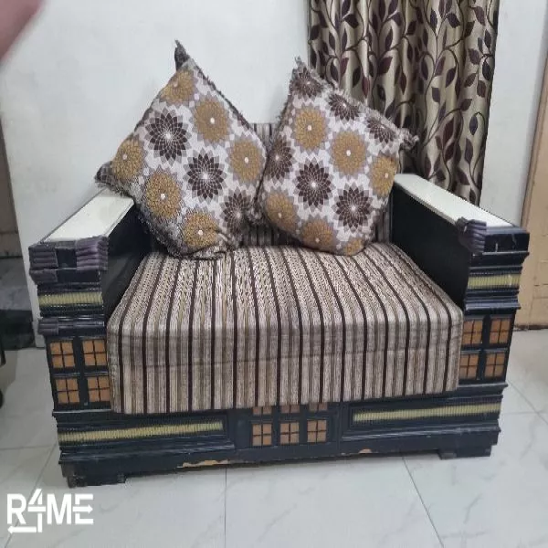 7 Seater Sofa Set on rent