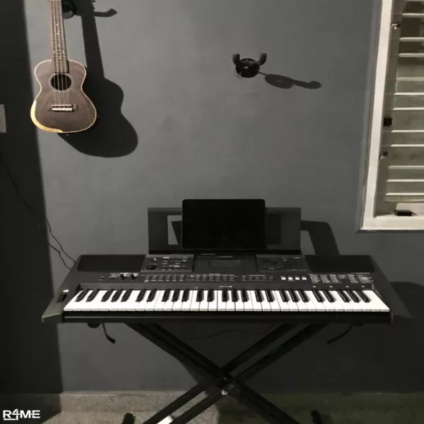 Yamaha PSR-I500 on rent