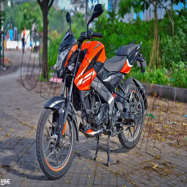 Bajaj Pulsar NS125 (2022) - Red on rent