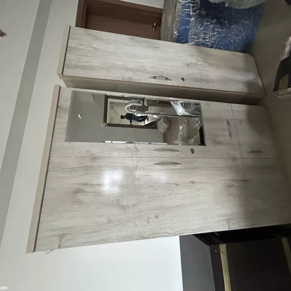 Wardrobe on rent
