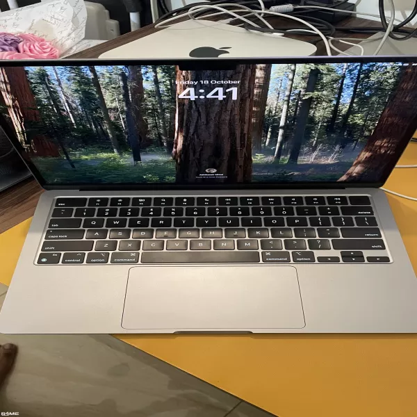 Macbook Pro 13' on rent