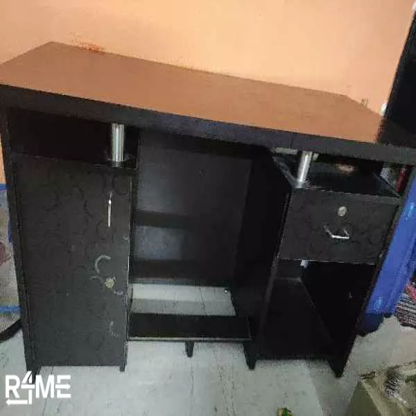 Study Table on rent