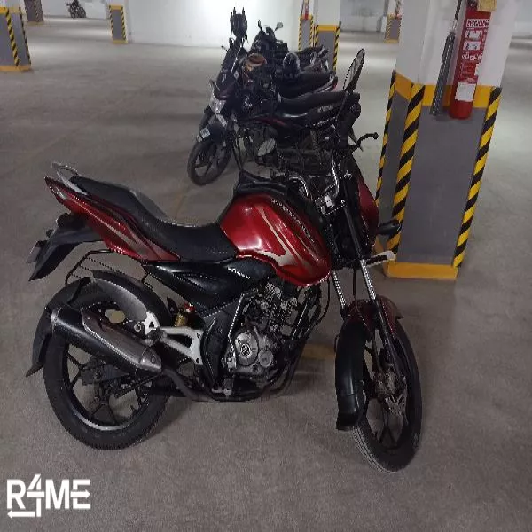 Bajaj Discover 125ST on rent