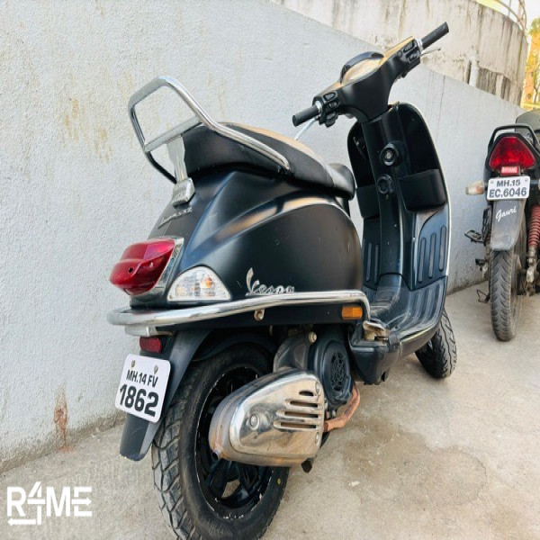 VESPA SXL 150 || BLACK MATTE on rent