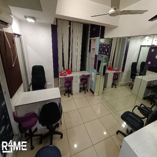 Office space Ghatkopar-main market on rent