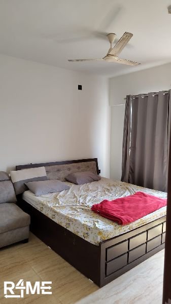 Bed with mattress on rent