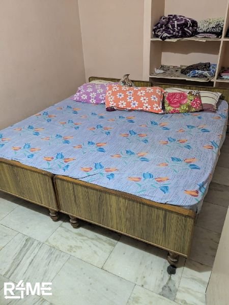 2 seperable beds n mattress n 2 pillows on rent