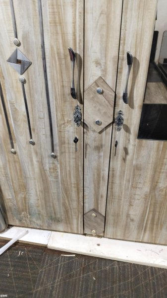 Wardrobe on rent