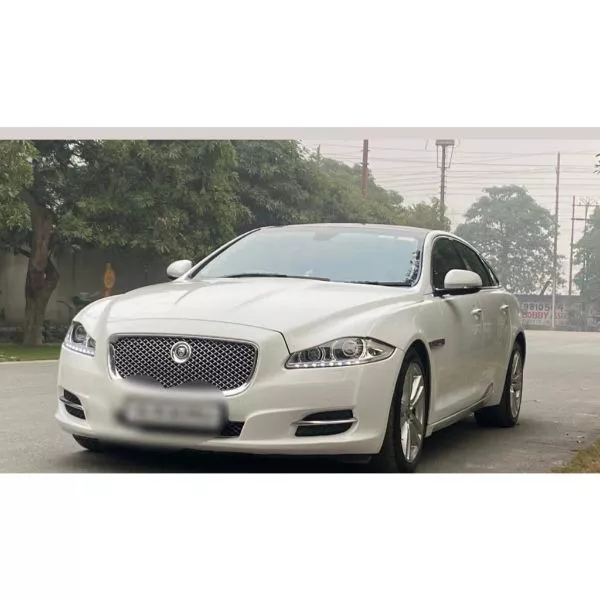 Jaguar XJ on rent
