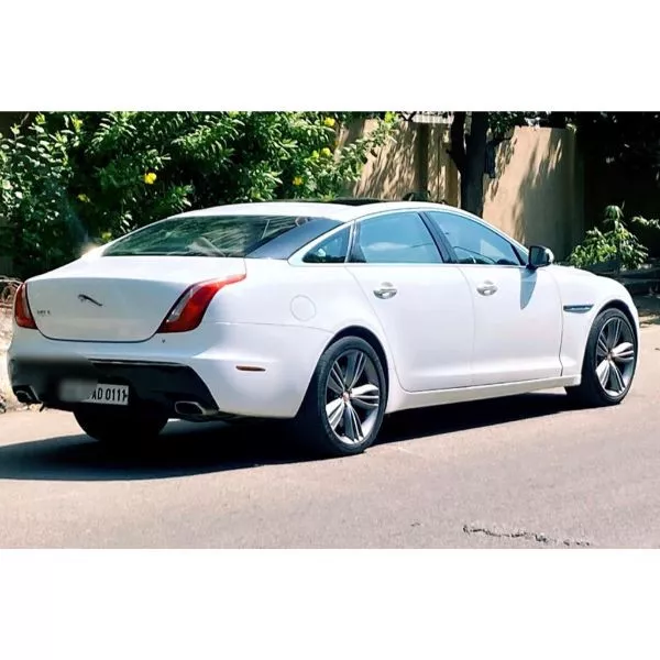 Jaguar XJ on rent