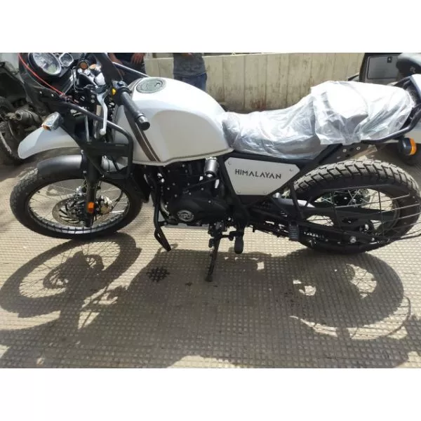 Royal Enfield Himalyan 411 Scram on rent