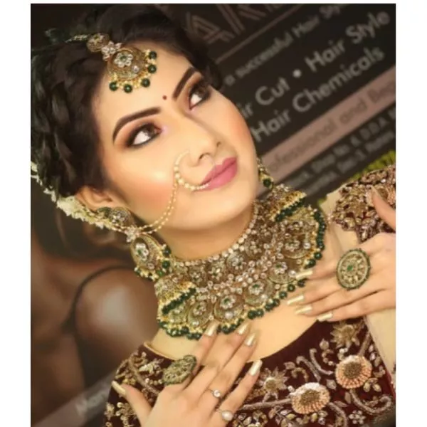 Golden & Green Heavy Choker Set on rent