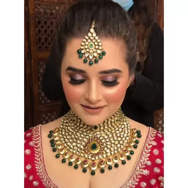 Premium Kundan Jewellery Set on rent