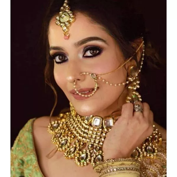 Golden Kundan Multilayered Set on rent