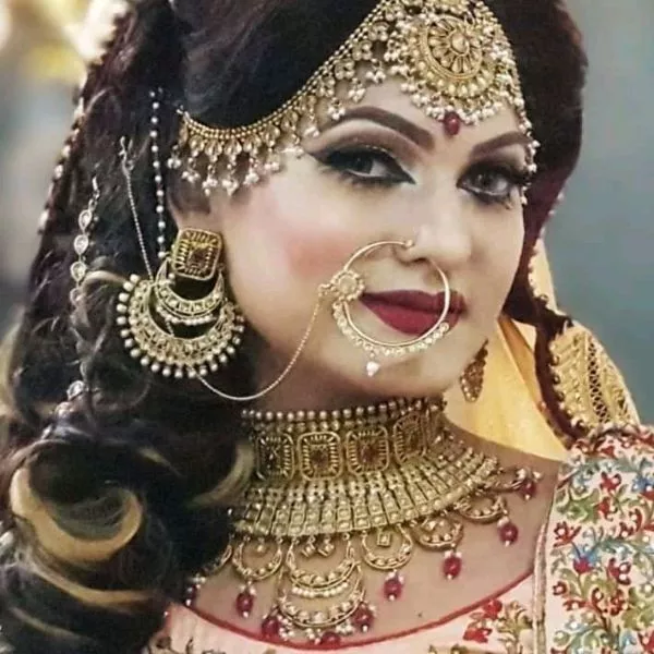 Heavy Golden Choker Set on rent