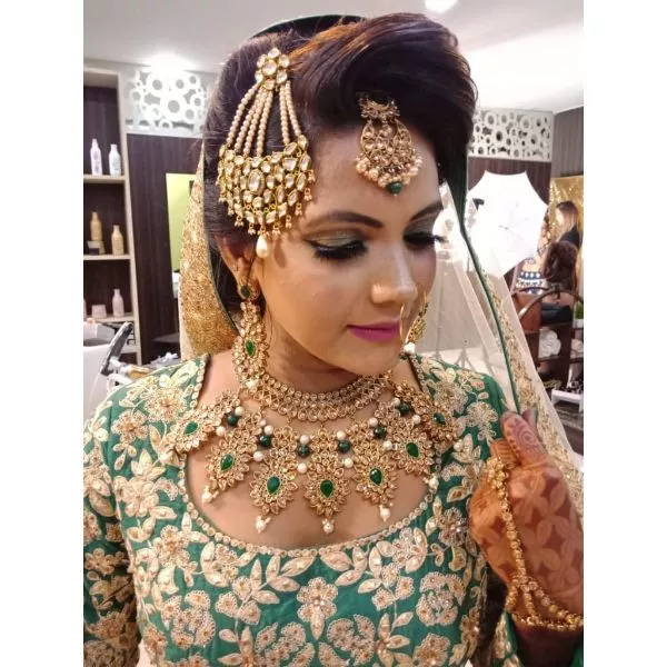 Green & Golden Kundan Set on rent