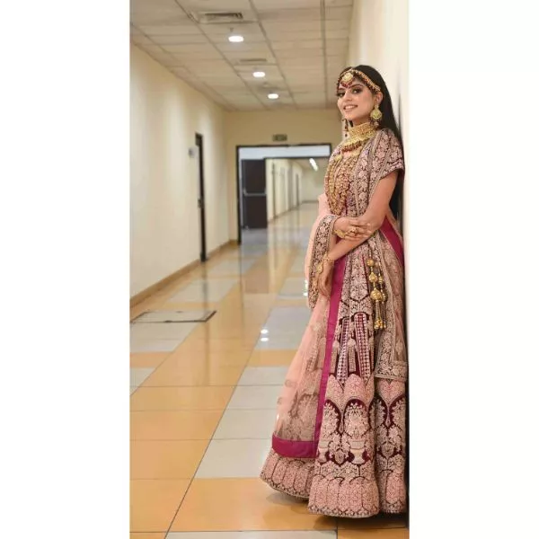 Maroon & Pink Bridal Lehenga on rent