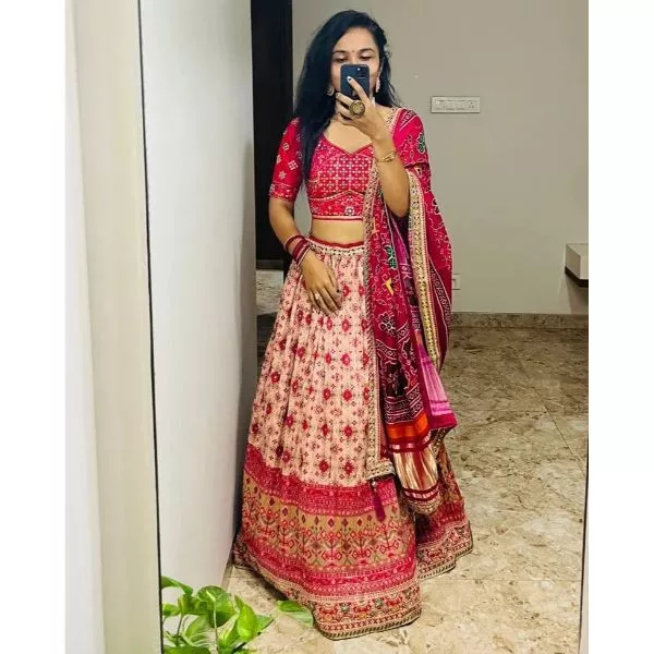 "Enchanting Rose: Heavy Pink Choli & Lehenga Rental for a Stunning Look" on rent