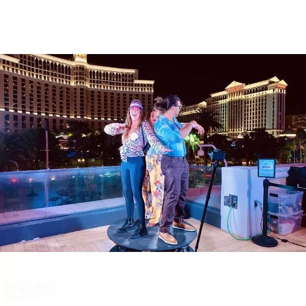 360 Selfie Booth Solomo on rent