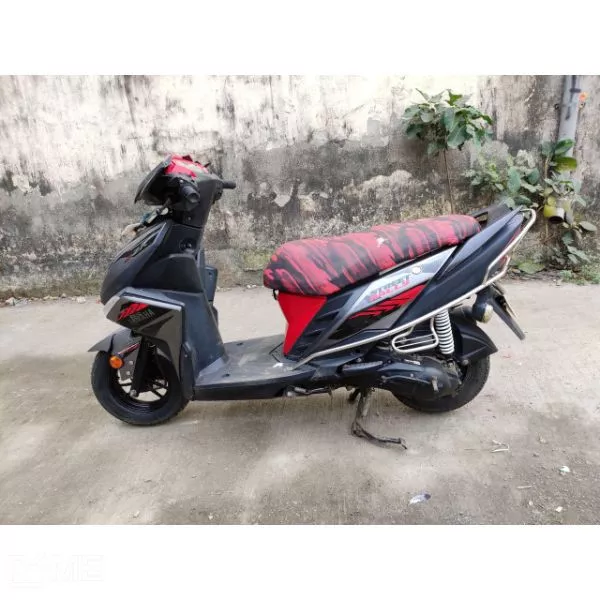 Yamaha Ray zr Scooty on rent