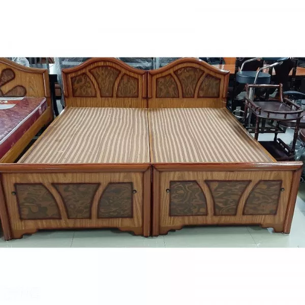 Wooden Bed (6.25 X 3 feet) on rent