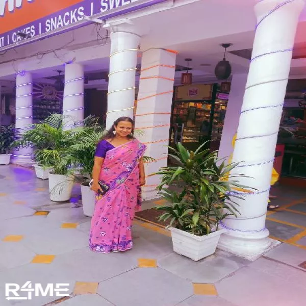 Jamdani Saree on rent