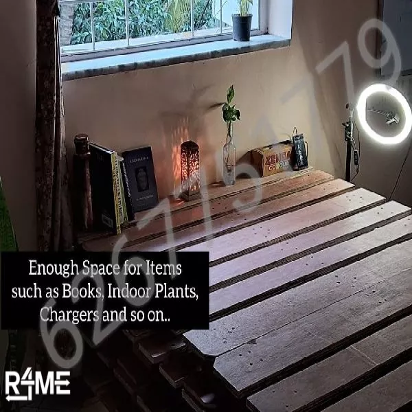 Wood Pallet Bed (Pck Of 4 Plt) on rent