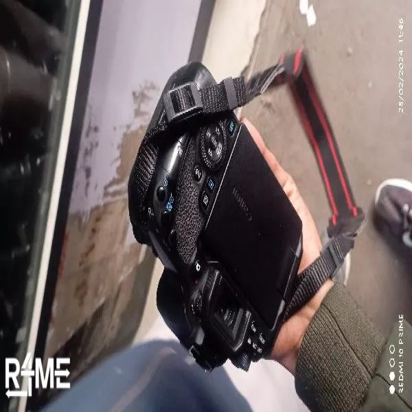 Canon EOS 77d With Lens. on rent