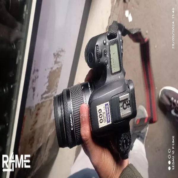 Canon EOS 77d With Lens. on rent