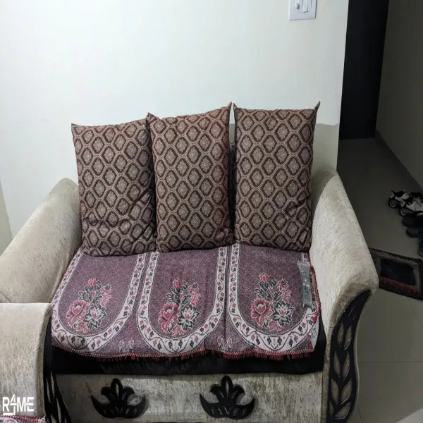 5 Seater Sofa with 5 Cushions on rent