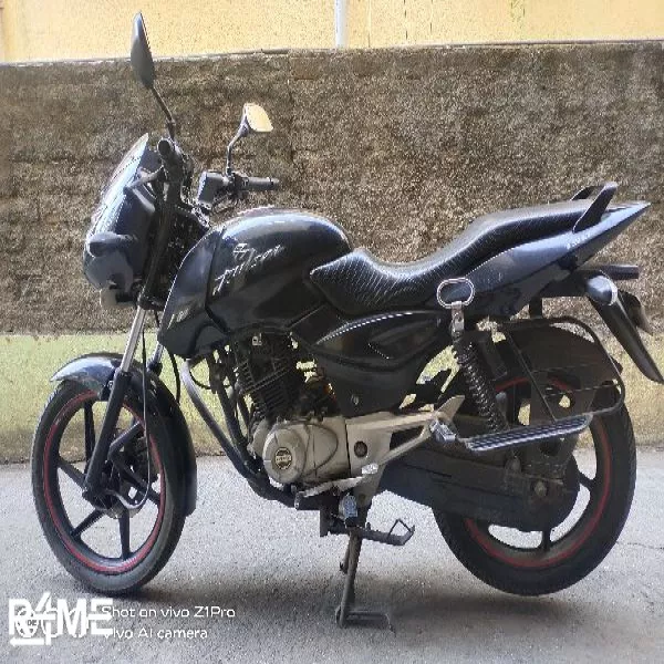 Bajaj Pulsar 150 DTSi on rent