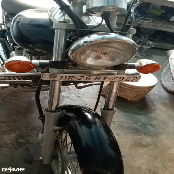 Bajaj Avenger 220cc on rent