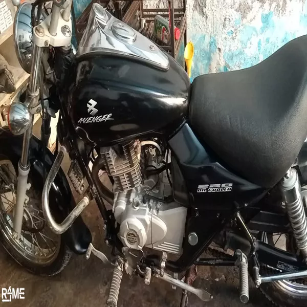 Bajaj Avenger 220cc on rent
