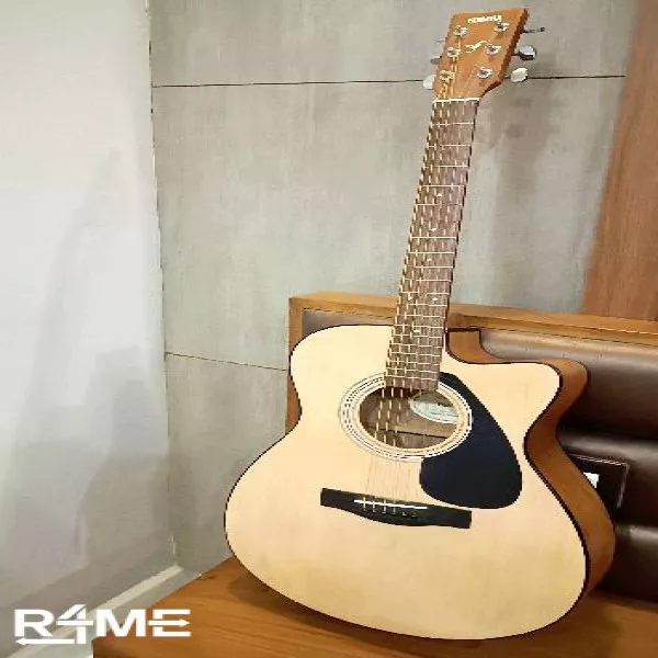 Yamaha FS80c Acoustic Guitar on rent