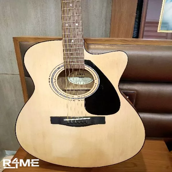 Yamaha FS80c Acoustic Guitar on rent