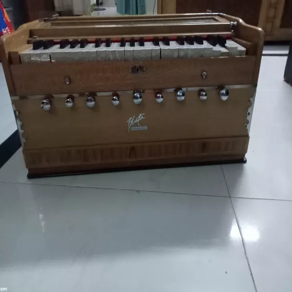 Harmonium (Krsna Creation) on rent