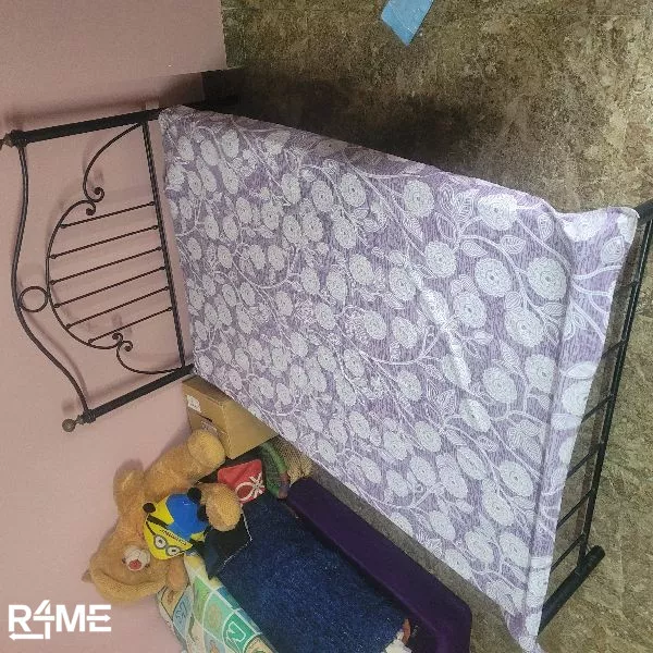 Metal Bed Iron Frame (4ftx6ft) on rent