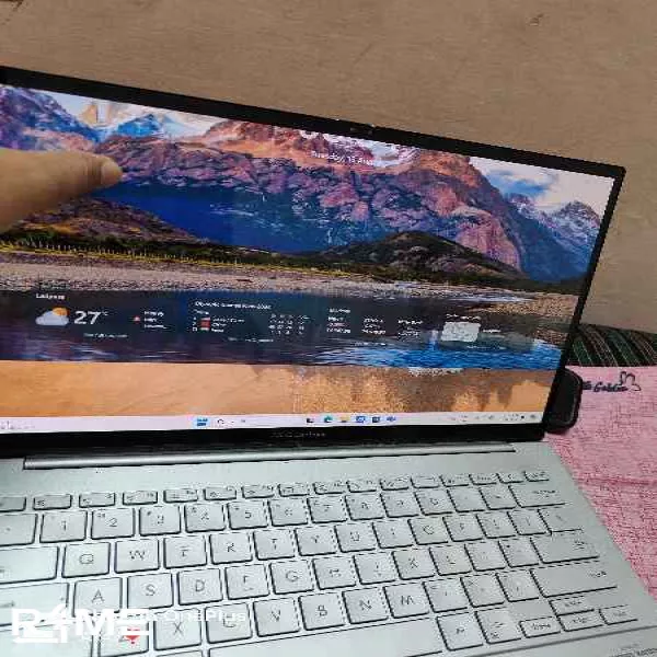 Asus Zenbook Laptop on rent