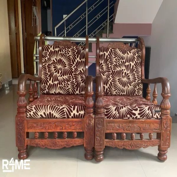 Sofa Set 3 Seater With 2 Chair on rent