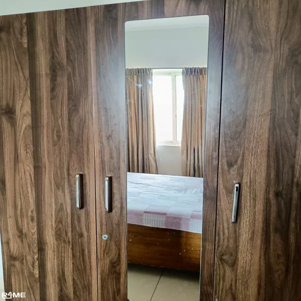 3 Door Wardrobe with Drawer, Mirror and 1 Hanging Space on rent