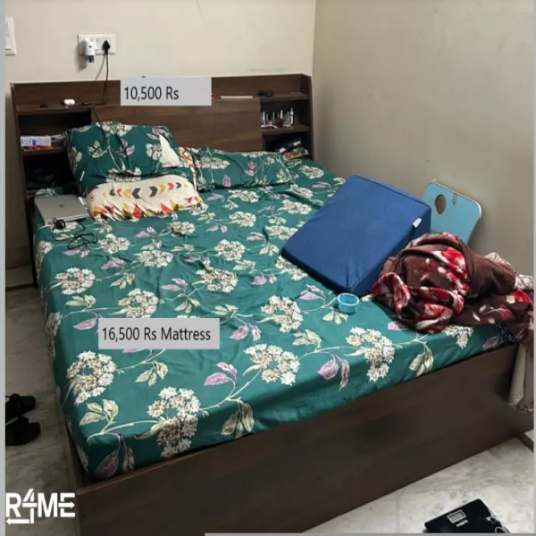 Bed + Mattresses on rent