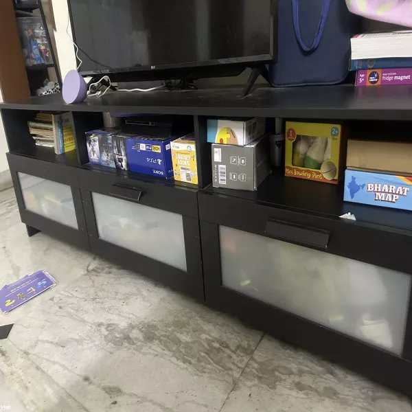 TV Unit on rent