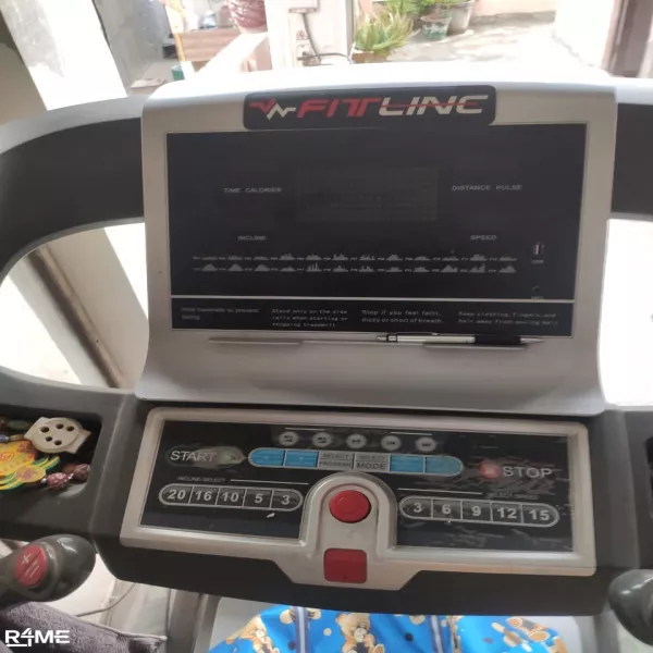 Fully electronic treadmill on rent