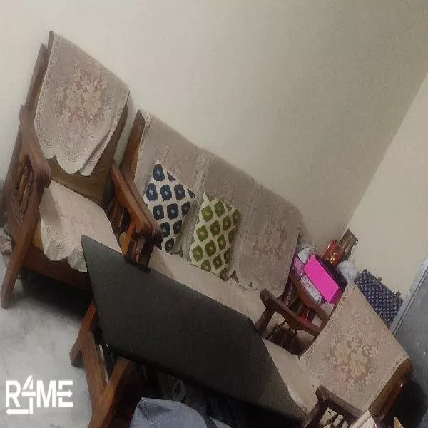 5-Seater Sofa With Centetable on rent