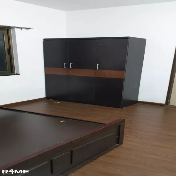 3 door wardrobe on rent