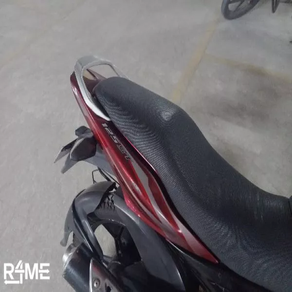 Bajaj Discover 125ST on rent