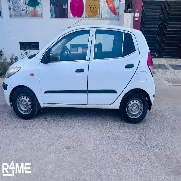 Hyundai i10 CNG on rent