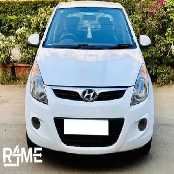 Hyundai i20 (Petrol+CNG) on rent