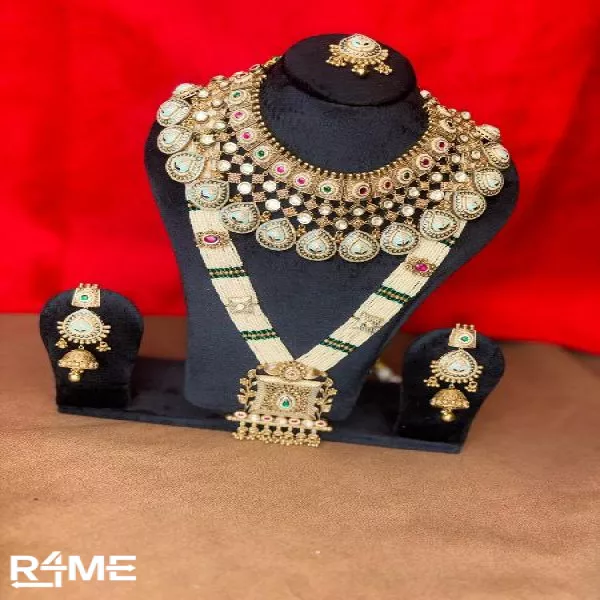 Imitation Jewellery Set on rent