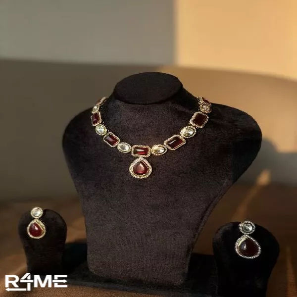 Imitation Jewellery Set on rent